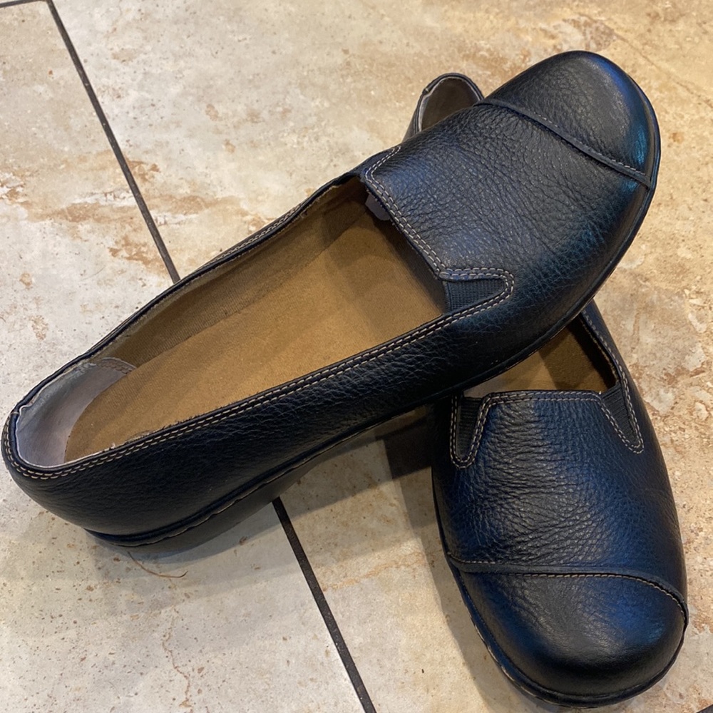 Clarks Flat Loafer Leather shoe size 8